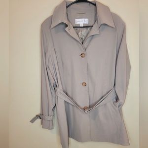 Jones New York trench coat 🧥